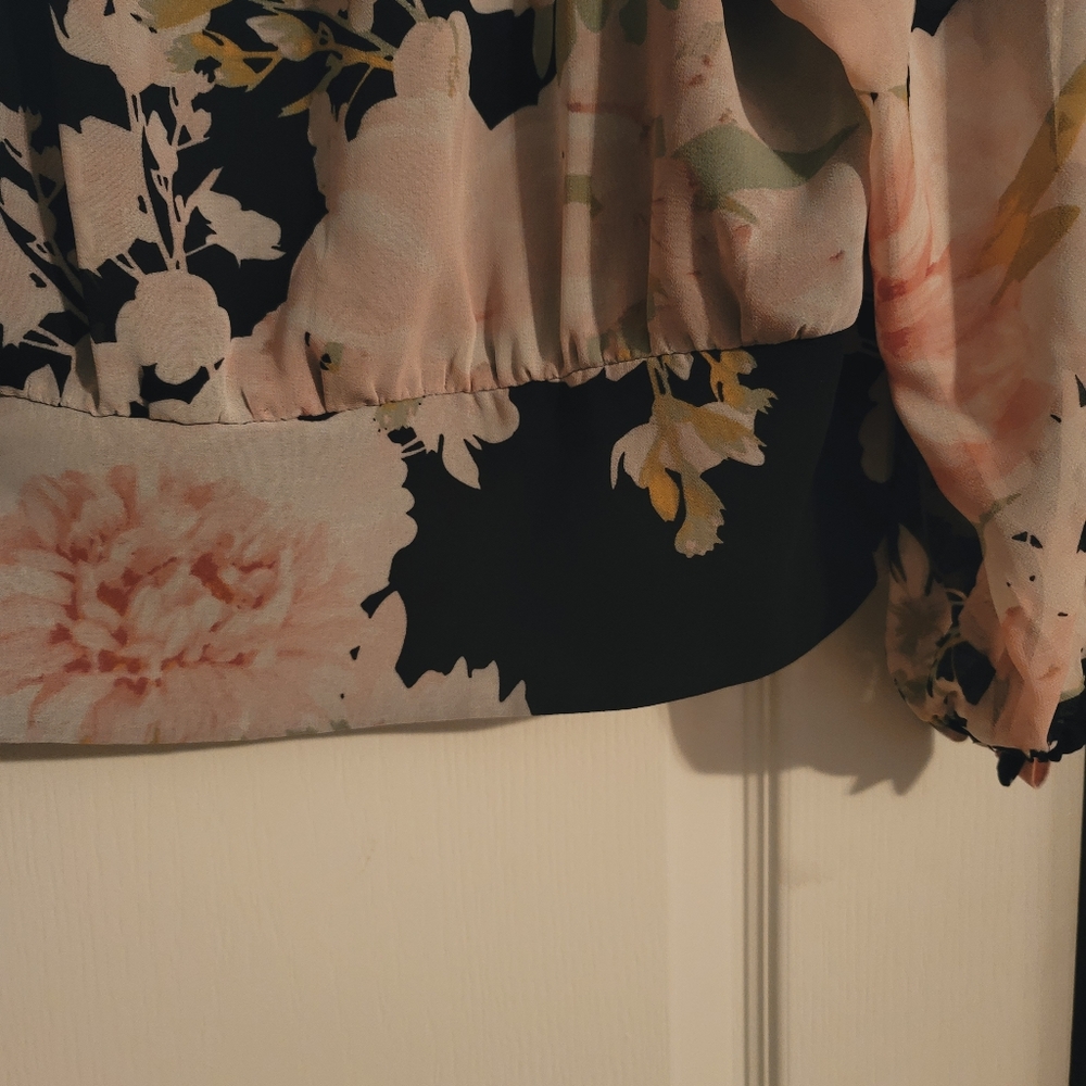 Blouse - Picture 8 of 8